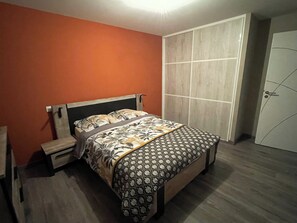 1 chambre, Wi-Fi gratuit, draps fournis