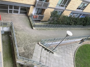 Property grounds - Bright & Peaceful North Acton Flat with Modern Comforts ✨ (London)