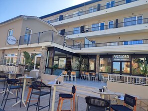 Front of property - HOTEL LAMAR DE SUANCES (Suances)