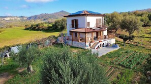 Exterior - Kitty House (Spilinga)