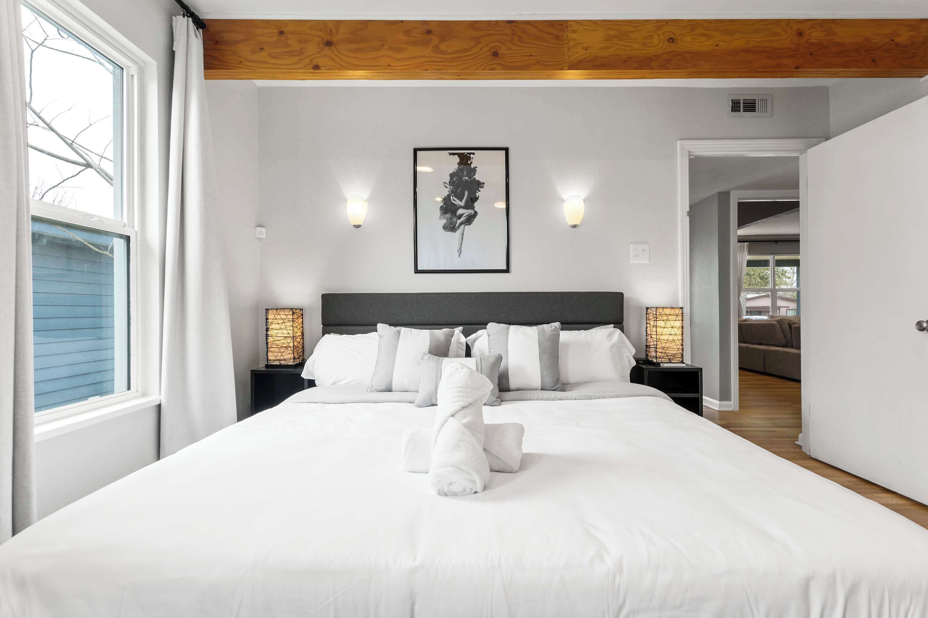 3 Schlafzimmer, Schreibtisch, Bügeleisen/Bügelbrett, Reisekinderbett