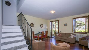 Unclassified image, 4 of 33, button - Regina Villetta in Laglio (Laglio)