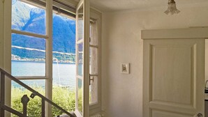 Unclassified image, 3 of 36, button - Felice sul Lago in Colonno (Colonno)