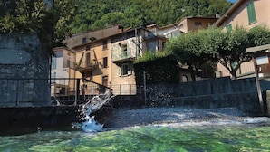 Unclassified image, 5 of 36, button - Felice sul Lago in Colonno (Colonno)