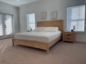 4 habitaciones, tabla de planchar con plancha, wifi y ropa de cama