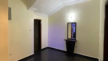 Luxury Apartment | 5 bedrooms, desk, free WiFi