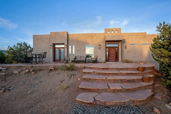 Outdoor dining - Mesa View Stunning & Secluded! (Sedona)