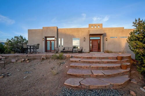 Mesa View Stunning & Secluded!