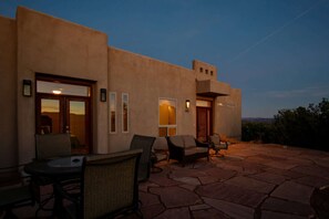 House, 2 Queen Beds, Patio, Mountain View (Mesa View) | Outdoor dining