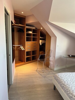 2 sovrum, strykjärn/strykbräda, wi-fi och sängkläder