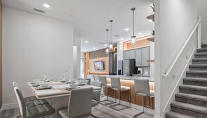 Dining - The Epic 17 Paradiso Grande Resort Orlando Florida (Orlando)