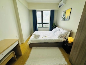 Luxury Apartment, City View | Premium bedding, iron/ironing board, free WiFi, bed sheets - Masteri Thao Dien Apartment  (Ho Chi Minh City)