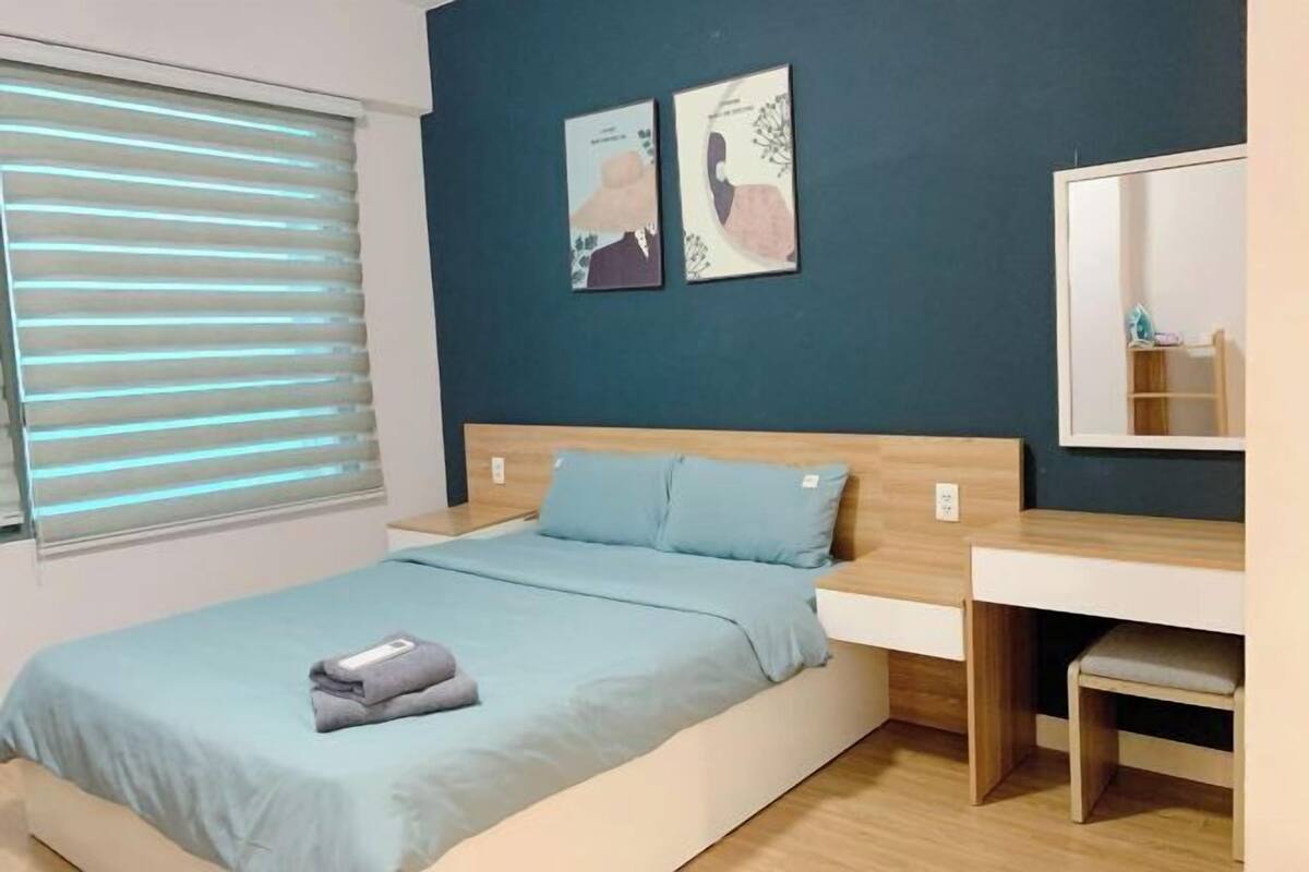 2 bedrooms, premium bedding, iron/ironing board, free WiFi