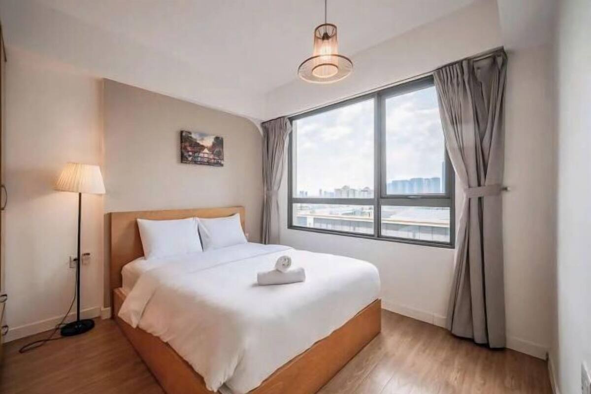 2 bedrooms, premium bedding, iron/ironing board, free WiFi