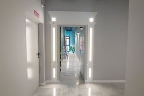 Hallway - Hostal Superlativo Trinidad (Málaga)