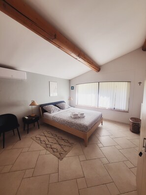 5 室のベッドルーム、アイロン / アイロン台、WiFi、ベッドシーツ