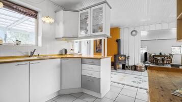 Kühlschrank, Ofen, Herdplatte, Geschirrspüler