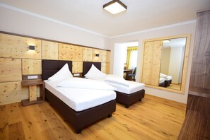 Comfort Double Room, Balcony | Hypo-allergenic bedding available, in-room safe, desk, laptop workspace