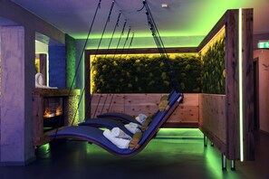 Sauna, steam room