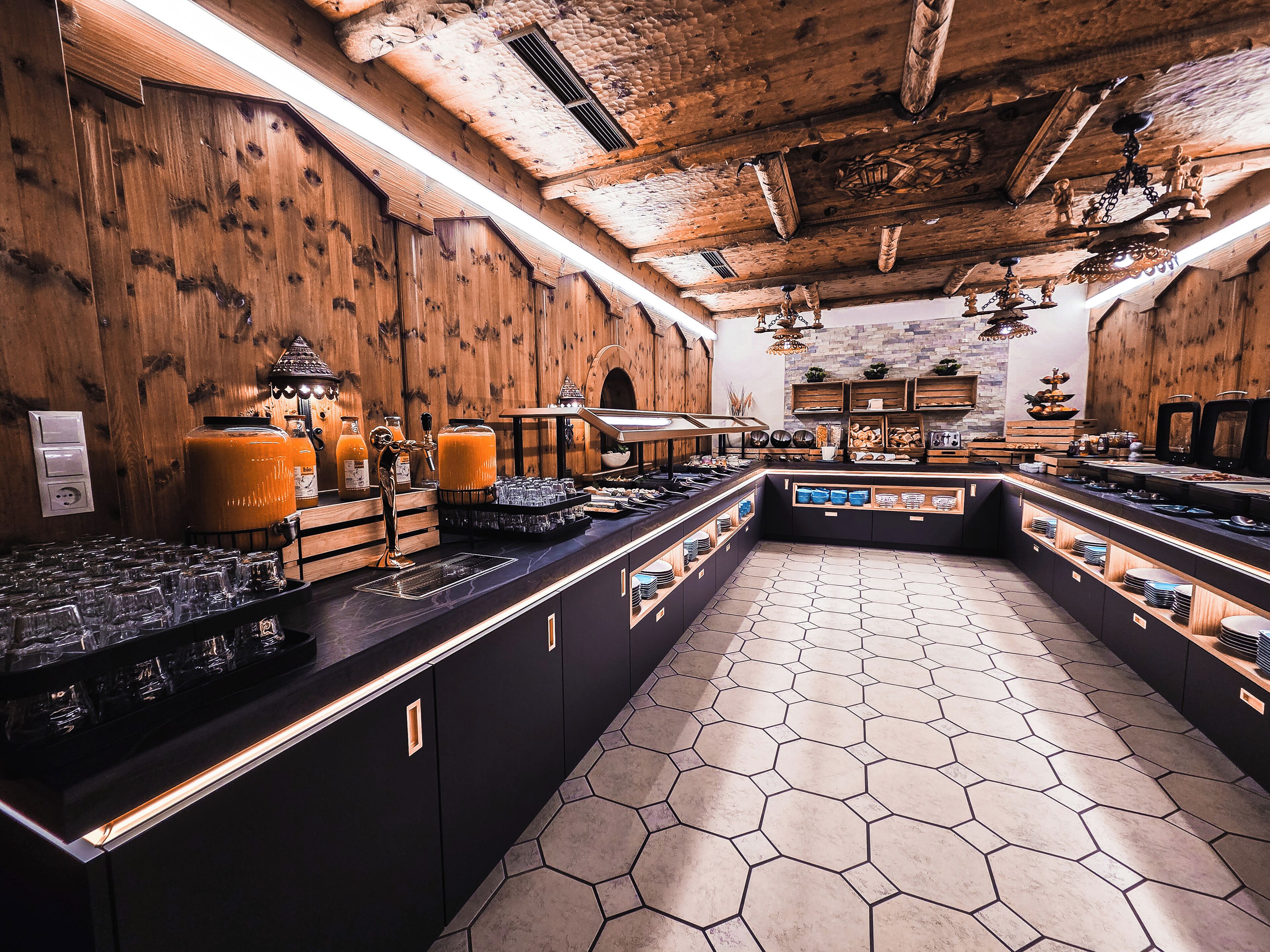 包含每日自助早餐