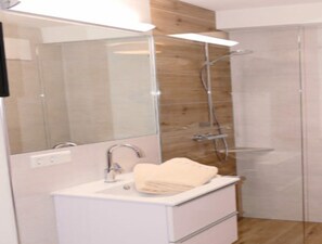 Ferienhaus | Badezimmer