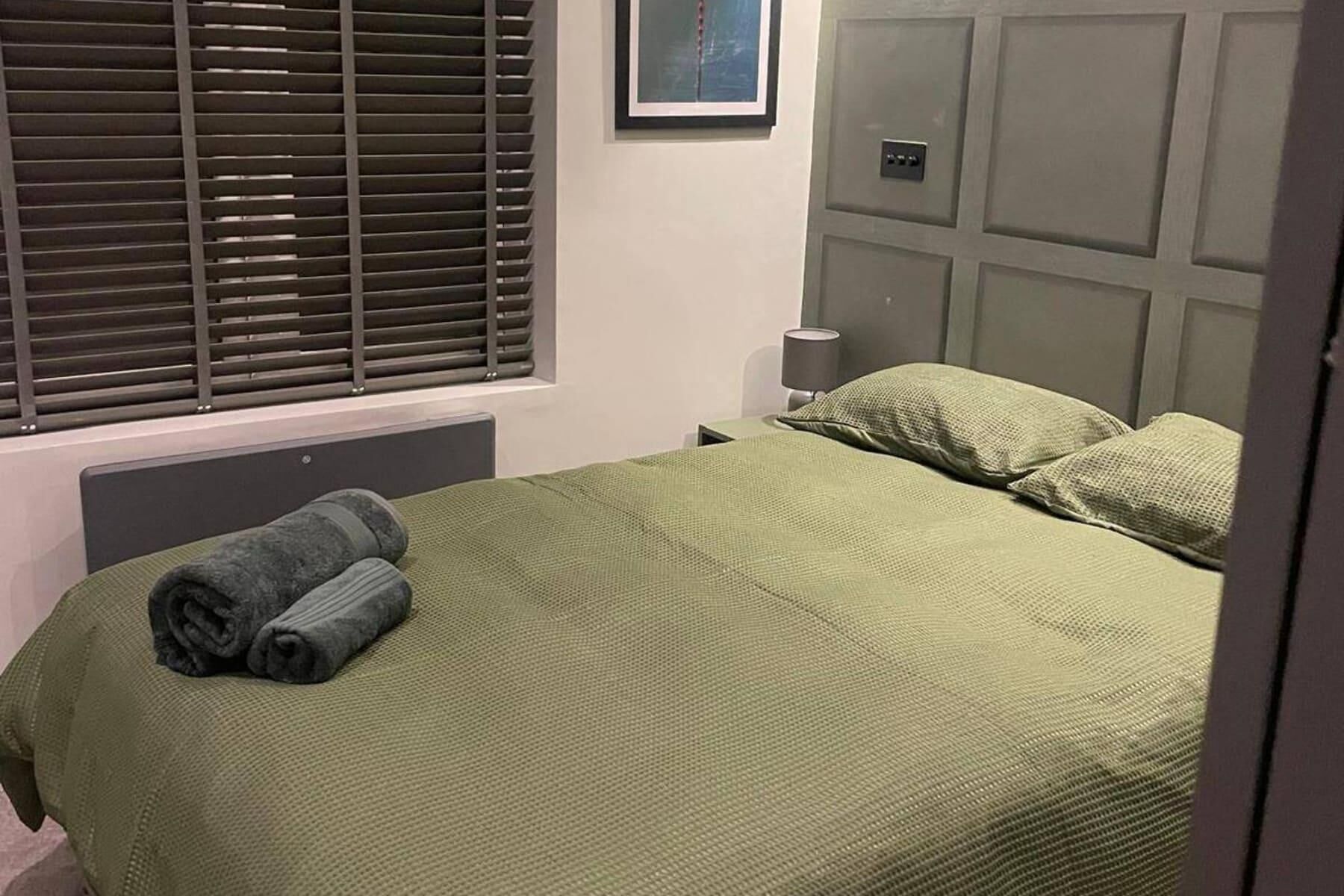 2 bedrooms, iron/ironing board, free WiFi, bed sheets