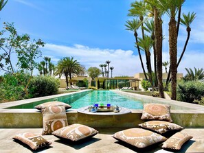Piscine extérieure, piscine chauffée