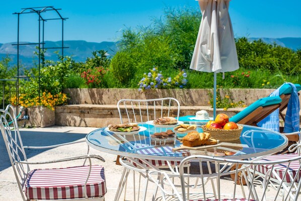 Casa | 2 camere, una scrivania