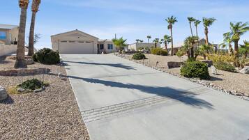 Khuôn viên nơi lưu trú