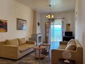 Basic Villa, Sea View | Living area | TV - Villa Marialetta (Corfu)