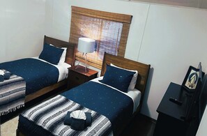 ハウス ベッド (複数台) バルコニー マウンテンビュー (Oak Creek Viewpoint) | 3 室のベッドルーム、WiFi (無料)