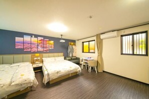 Room - Osaka Blue House / Disposable Bedding / Four Stops Within an Eight-Minute Walk (Osaka)