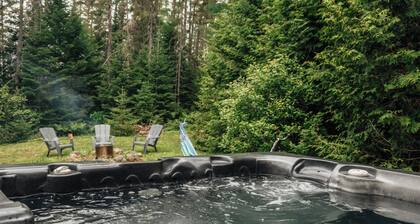 Cozy nature refuge with hot tub