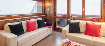 Casa Etoile, a 10-minute walk from downtown and the cable car!