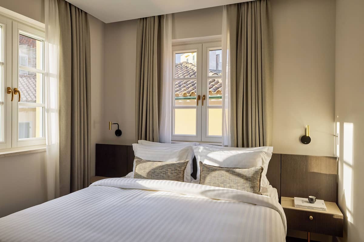 Deluxe Double Room | Premium bedding, minibar, in-room safe, desk