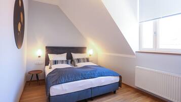 Caja de seguridad en la habitación y escritorio