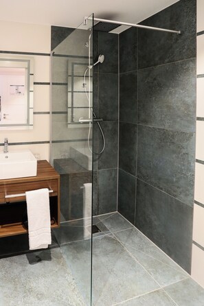 Shower, rainfall showerhead, hair dryer, heated floors