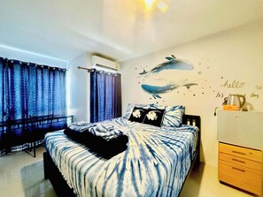 Classic Double Room, 1 King Bed, Air conditioning, City View | Free WiFi, bed sheets