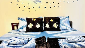클래식 더블룸, 킹사이즈침대 1개, 에어컨, 시내 전망 | 무료 WiFi, 침대 시트