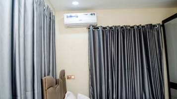 Bungalow, 1 Bedroom, Smoking | 2 bedrooms