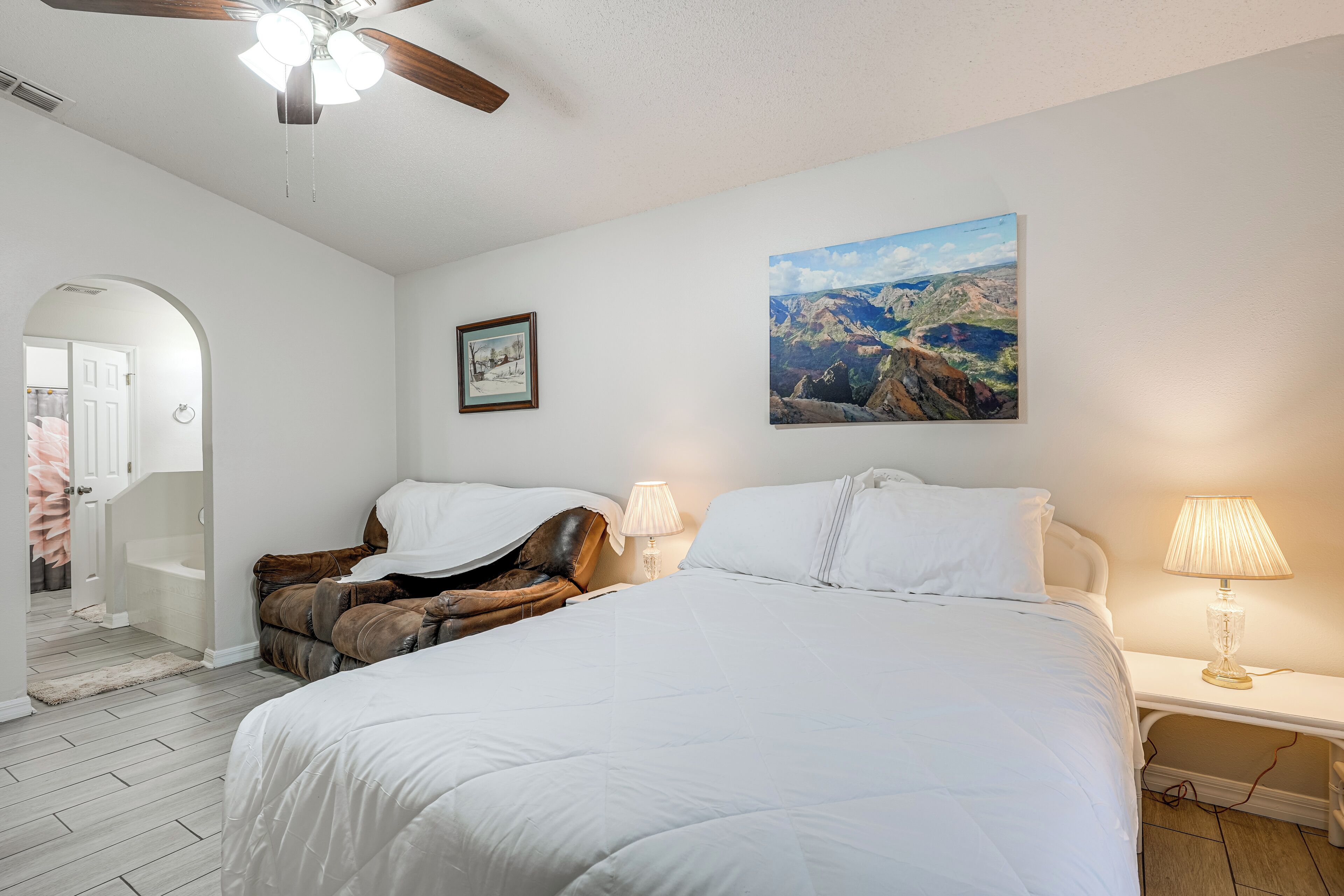 House (3 Bedrooms) | Interior