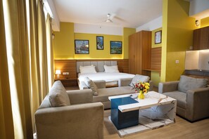 Deluxe Studio, City View | Living area - E Studios (Lucknow)