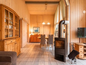 House | Living room - Ferienhaus mit Sauna im Ferienpark Mirow (Mirow)