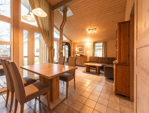 House | Dining - Ferienhaus mit Sauna im Ferienpark Mirow (Mirow)