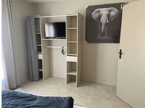 2 bedrooms