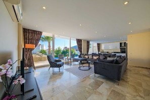 Villa, 4 soverom, privat basseng, hageutsikt | Oppholdsrom