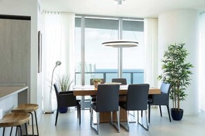 Dining - Luxury 2BR/2BA Hyde Condo with Direct Beach View (Hollywood)