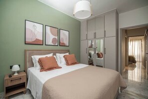 2 chambres, fer et planche à repasser, Wi-Fi, draps fournis