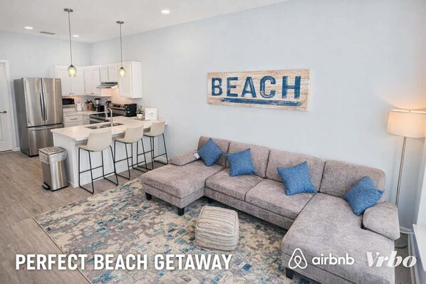 Apartment, 3 Bedrooms | Living area