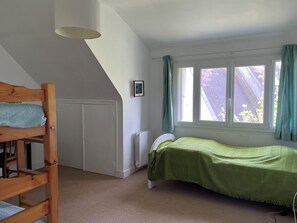 4 bedrooms, iron/ironing board, WiFi, bed sheets - Carnac House 8/9 persons, ideal for families Between the village and the beach (Carnac)